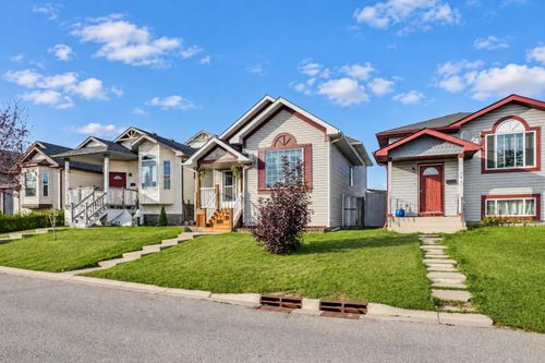 177 Erin Cir Se, Calgary, AB, T2B3H8 | Card Image