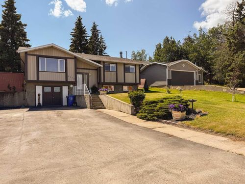 5112 43 Ave, Spirit River, AB, T0H3G0 | Card Image