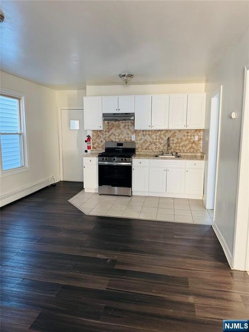 100 Butler St, Paterson, NJ, 07524-1710 | Card Image