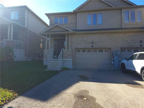 423 Avens St, Waterloo, ON, N2V0B5 | Card Image