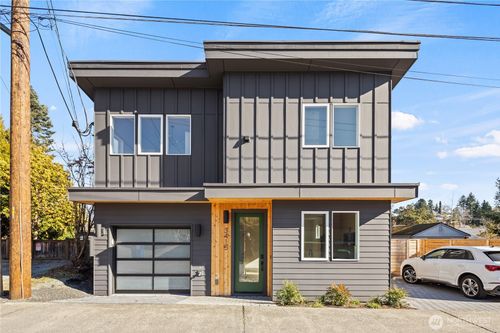 3415 48th Ave Sw, Seattle, WA, 98116-3203 | Card Image