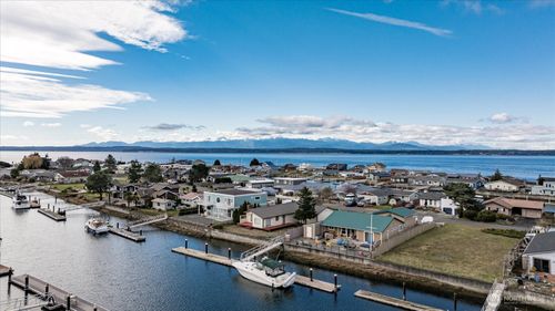 3709 Steelhead Dr, Greenbank, WA, 98253-9747 | Card Image