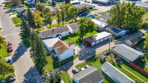 142 6th Ave N, Casselton, ND, 58012-3237 | Card Image