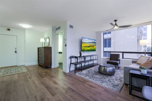 apt-310-1212 Guadalupe St, Austin, TX, 78701-1805 | Card Image