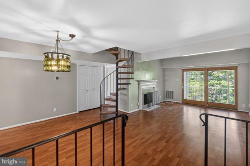 201-15 Pickering Ct, GERMANTOWN, MD, 20874-3876 | Card Image