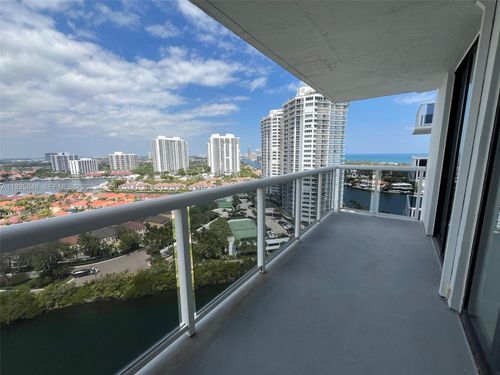 2132-20505 E Country Club Dr, Aventura, FL, 33180-3041 | Card Image