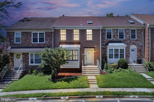 3952 Rosebay Ct, FAIRFAX, VA, 22033-2487 | Card Image