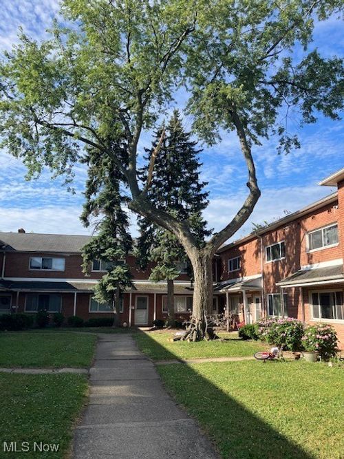 apt-6-4958 Caroline Dr, Warrensville Heights, OH, 44128-5353 | Card Image