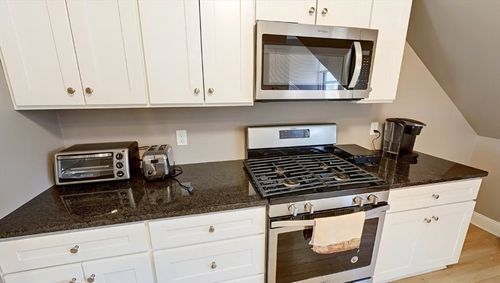 3a-29 Creighton St, Providence, RI, 02906-1518 | Card Image