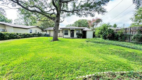 1837 Chevy Chase Dr, Carrollton, TX, 75006-7524 | Card Image