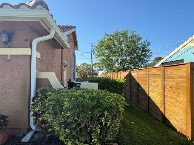 434 Se Doat St, House other with 3 bedrooms, 2 bathrooms and null parking in Port St. Lucie FL | Image 4