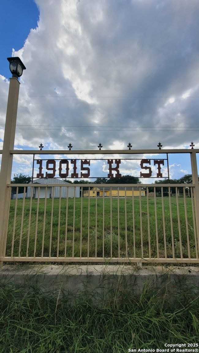19015 K St, Home with 0 bedrooms, 0 bathrooms and null parking in Somerset TX | Image 39