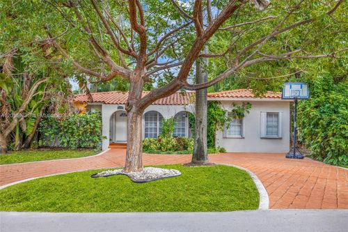 0-7711 Coquina Dr, North Bay Village, FL, 33141-4028 | Card Image