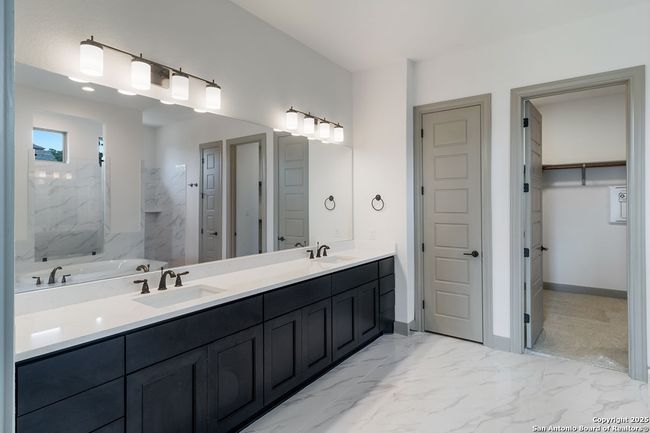 31102 Charolais Way, House other with 4 bedrooms, 4 bathrooms and null parking in Bulverde TX | Image 17