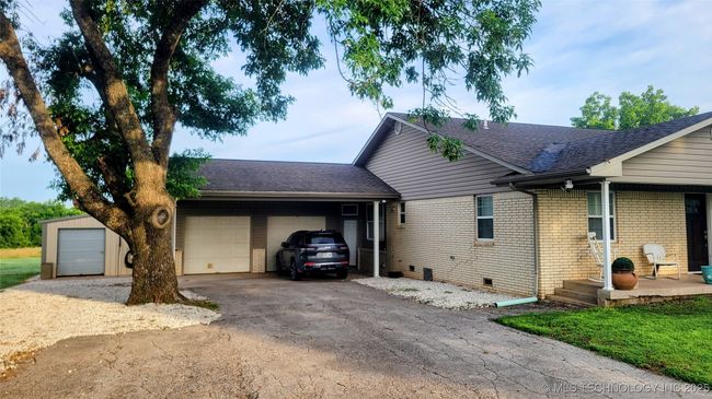 9725 County Road 3470, House other with 4 bedrooms, 3 bathrooms and null parking in Stratford OK | Image 8