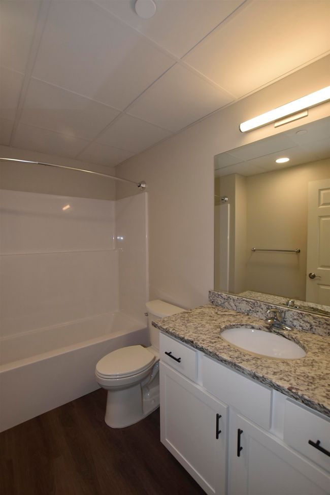 101 - 217 Rockingham Rd, Condo with 2 bedrooms, 1 bathrooms and null parking in Londonderry NH | Image 5