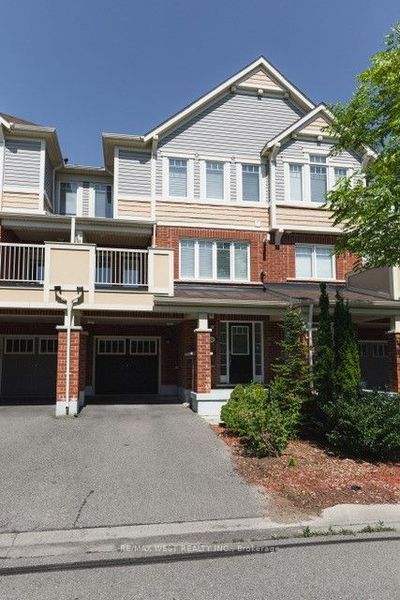 1669 Copeland Cir, Home with 2 bedrooms, 3 bathrooms and 3 parking in Milton ON | Image 1