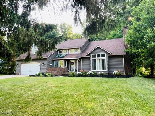 2170 Chimney Ridge Dr, Madison, OH, 44057-2574 | Card Image