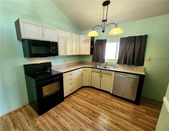 2490 Victoria Dr, House other with 4 bedrooms, 1 bathrooms and 1 parking in Hermitage PA | Image 15