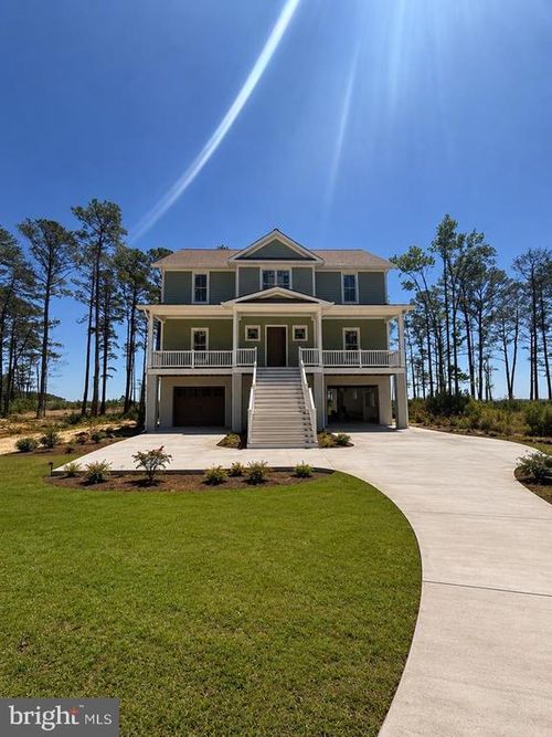 107 Galway Bay Ln, KILMARNOCK, VA, 22482-3363 | Card Image