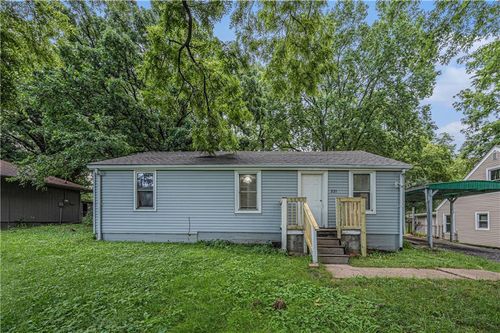 221 S High St, Sugar Creek, MO, 64054-1414 | Card Image