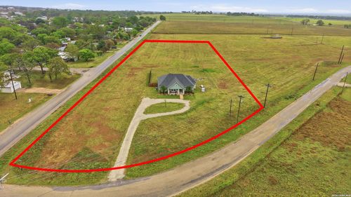 1302 Countryside Bnd, Fredericksburg, TX, 78624-4686 | Card Image