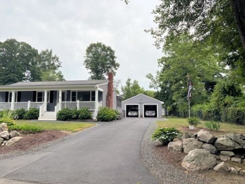 43 Willow St, Stoughton, MA, 02072-1026 | Card Image