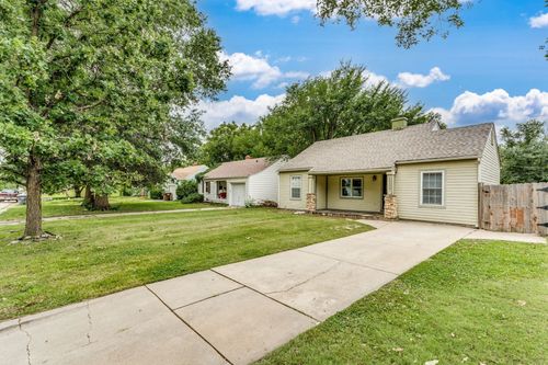 1127 S Minneapolis Ave, Wichita, KS, 67211-2729 | Card Image