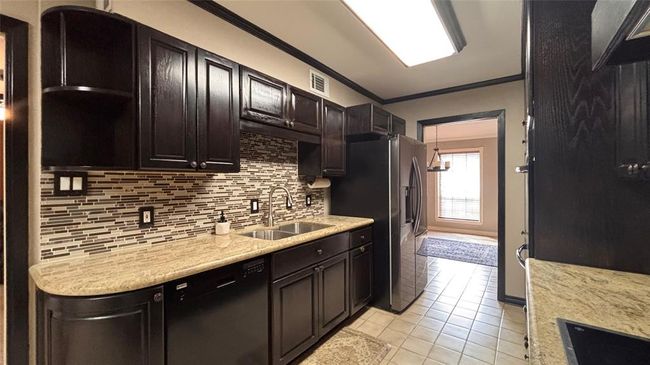 5720 Townhouse Ln, Townhouse with 3 bedrooms, 3 bathrooms and null parking in Beaumont TX | Image 14