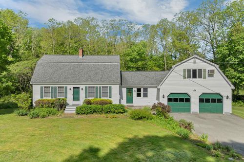 1 Muddy Pond Rd, Kensington, NH, 03833-6817 | Card Image