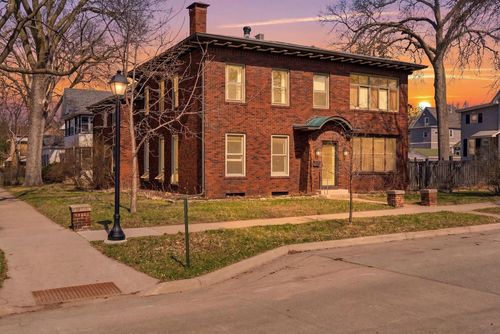1003 King Street, La Crosse, WI, 54601 | Card Image
