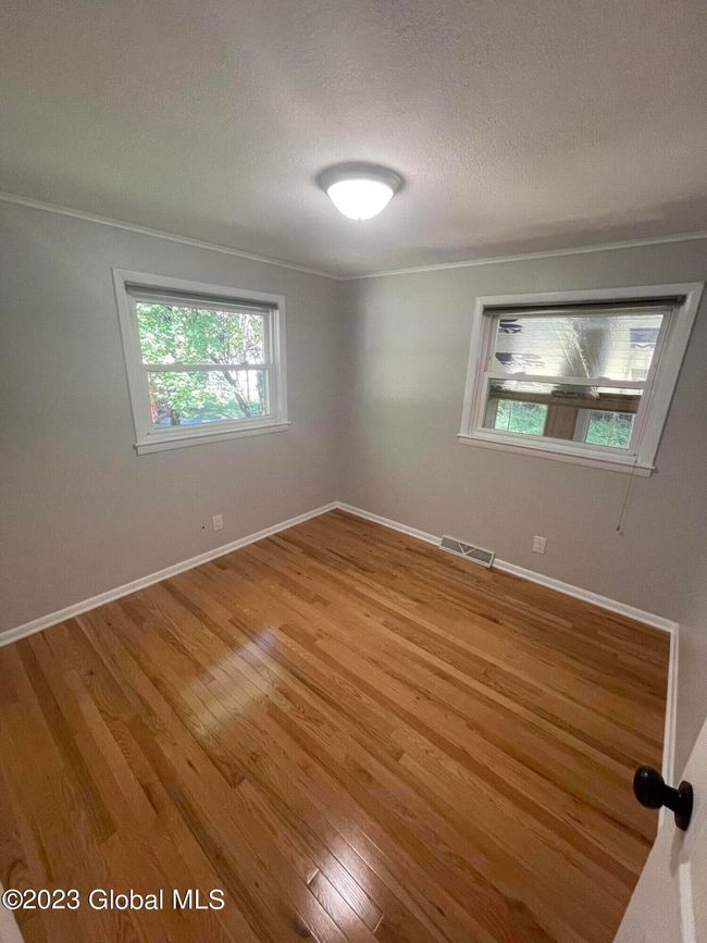 29 Willey Street, For Rent in Guilderland Zoocasa