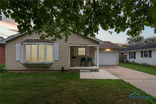 448 Dwight Ave, Wauseon, OH, 43567-1615 | Card Image