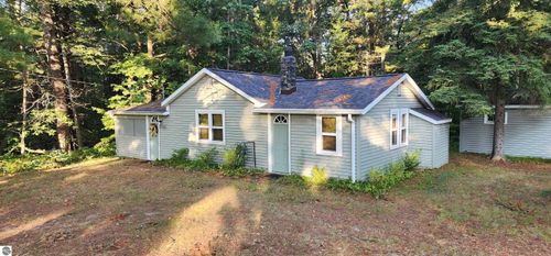 324 Old Us Highway 23, Oscoda, MI, 48750 | Card Image