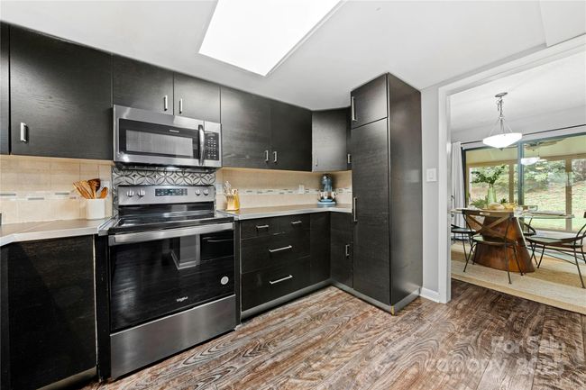 Kitchen | Image 10