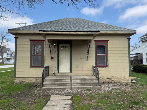 3 E Linn St, Piper City, IL, 60959-6071 | Card Image