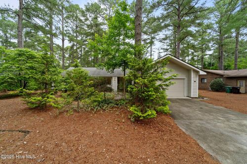 105 Lake Forest Dr, Pinehurst, NC, 28374-8984 | Card Image