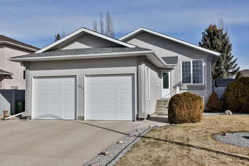 1012 24 Avenue, Coaldale, AB, T1M1N4 | Card Image