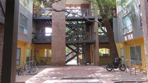 200-806 W 24th St, Austin, TX, 78705-4722 | Card Image