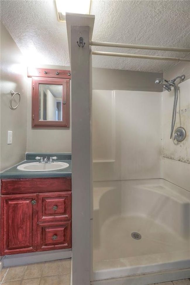 311 Floyd Rd, House other with 3 bedrooms, 2 bathrooms and null parking in Orrick MO | Image 42