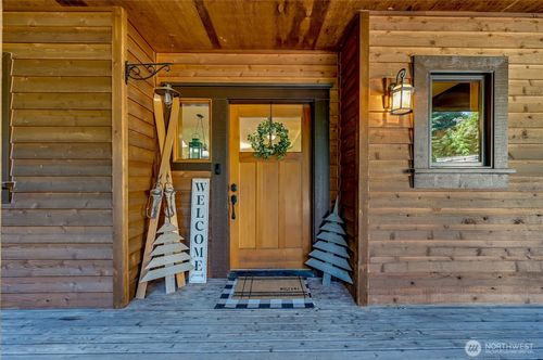 44806 Se 161st Pl, North Bend, WA, 98045-8704 | Card Image