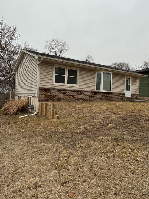 120 E 36th St, Des Moines, IA, 50317-1558 | Card Image