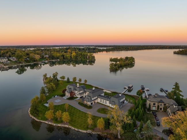 3251 W Shore Dr, House other with 5 bedrooms, 10 bathrooms and null parking in Orchard Lake MI | Image 62