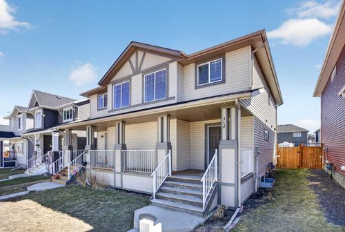 312 Willow St, Cochrane, AB, T4C0Y9 | Card Image