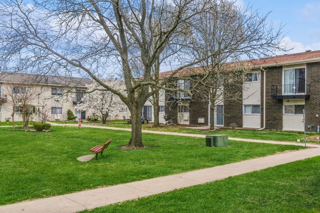 APT-1F - 8852 N Leslie Ln, Condo with 1 bedrooms, 1 bathrooms and 2 parking in Des Plaines IL | Image 11