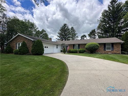 1104 Fairlawn St, Bryan, OH, 43506-2537 | Card Image
