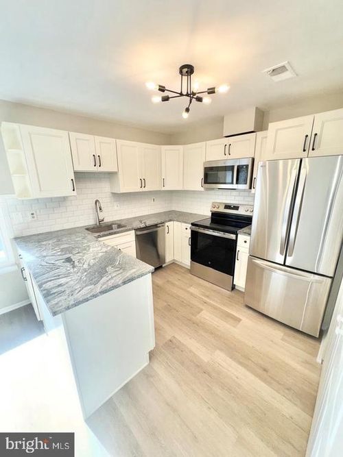 181-1685 Westwind Way, MCLEAN, VA, 22102-1603 | Card Image