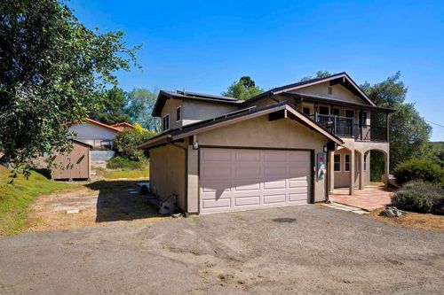 885 Eldorado Dr, Escondido, CA, 92025-6715 | Card Image
