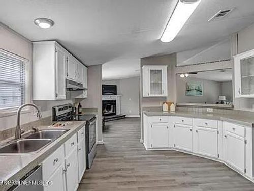 2562 Hibiscus Ave, MIDDLEBURG, FL, 32068-5459 | Card Image
