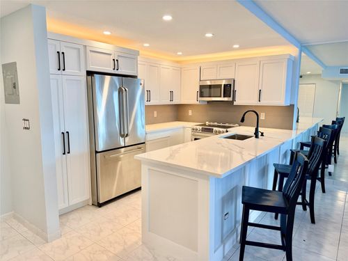 203-800 Se 20th Ave, Deerfield Beach, FL, 33441-5138 | Card Image